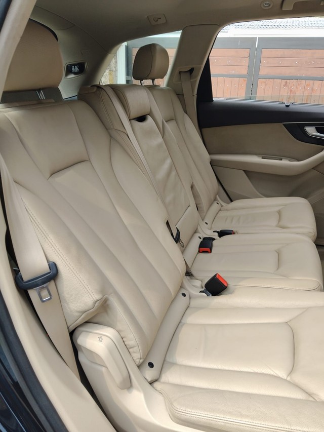 Second-hand 2019 Audi Q7 45 TDI Quattro Technology for sale in Chennai-12