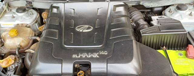 Second-hand 2017 Mahindra XUV500 R W10 FWD for sale in Ahmedabad-5