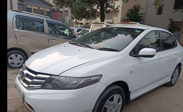 Second-hand 2013 Honda City E for sale in Patna-4