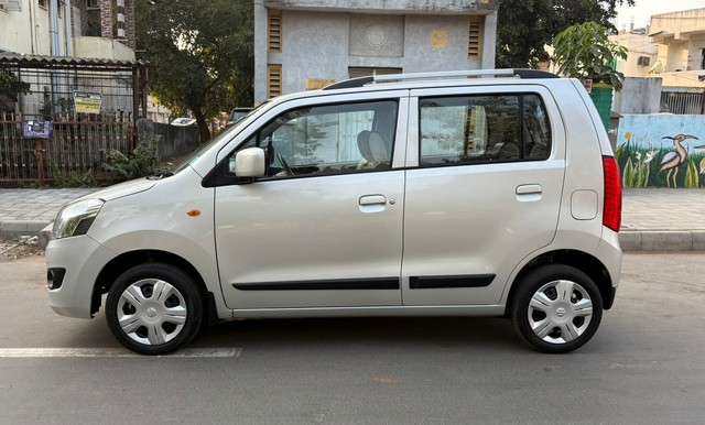 Second-hand 2018 Maruti Wagon R VXI BS IV for sale in Ahmedabad-4
