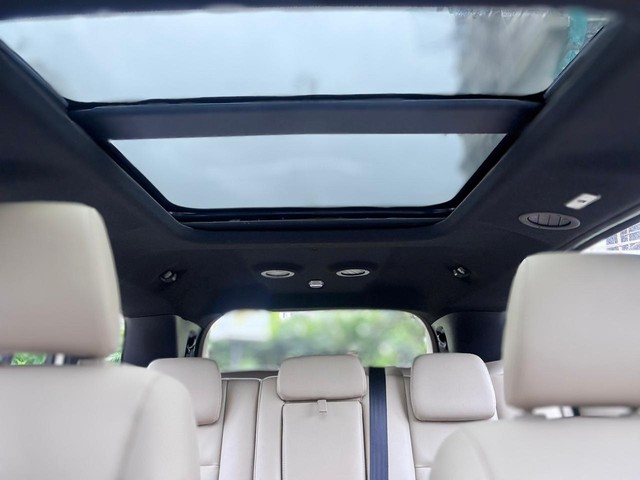 Second-hand 2019 Ford Endeavour Titanium Plus 4X2 for sale in Surat-7