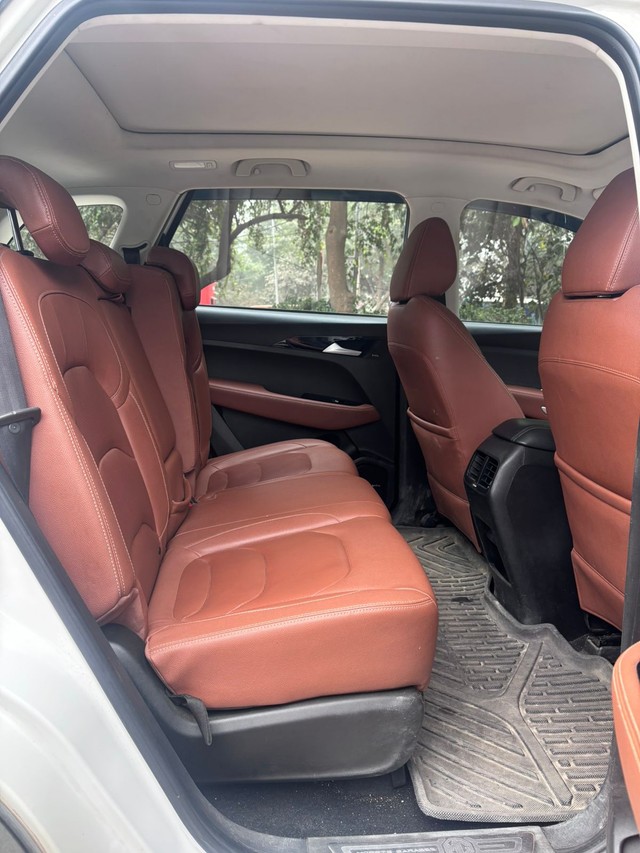 MG Hector Plus Select Diesel MT 7 STR Second-hand 2021 MG Hector Plus Select Diesel MT 7 STR for sale in New Delhi-6