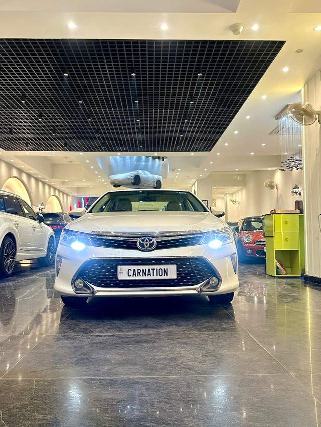 Toyota Camry Hybrid Second-hand 2016 Toyota Camry Hybrid for sale in New Delhi-5