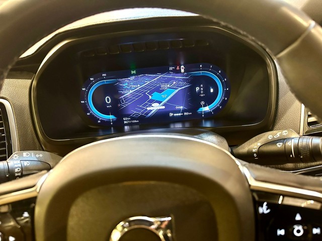 Second-hand 2023 Volvo XC90 B6 Ultimate BSVI for sale in New Delhi-3