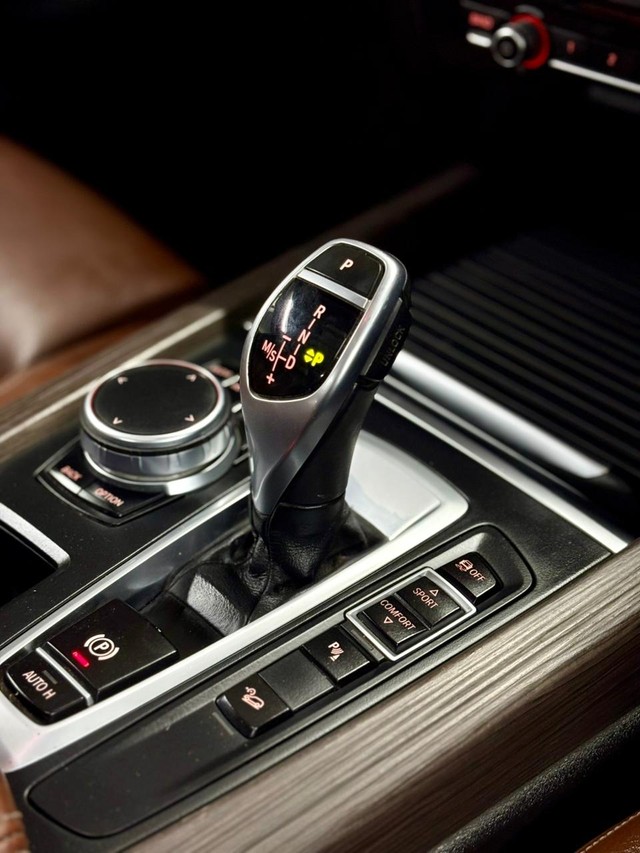 Second-hand 2017 BMW X5 xDrive 30d M Sport for sale in Mumbai-17