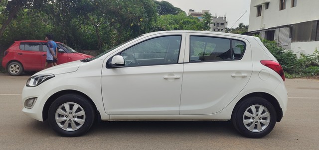Hyundai i20 new Sportz AT 1.4 Second-hand 2013 Hyundai i20 new Sportz AT 1.4 for sale in Bangalore-7