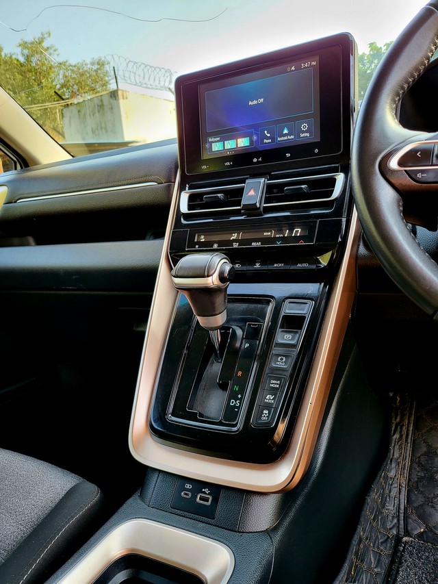 Second-hand 2024 Maruti Invicto Zeta Plus 7Str for sale in New Delhi-20