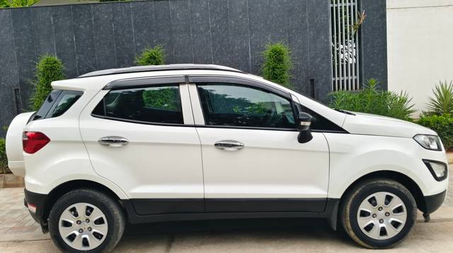 https://images10.gaadi.com/usedcar_image/AP3A.240905.015.A2/original/c3b580ba-ad4f-4f86-bd58-faa337f74ca5.jpg?imwidth=6401
