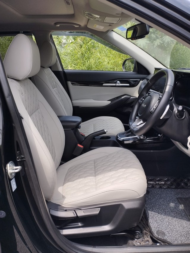 Second-hand 2023 Kia Seltos HTX IVT for sale in New Delhi-13