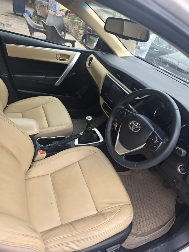 Second-hand 2018 Toyota Corolla Altis 1.8 GL for sale in New Delhi-11