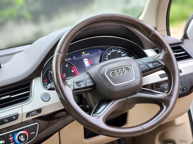 Second-hand 2017 Audi Q7 45 TDI Quattro Premium Plus for sale in New Delhi-18