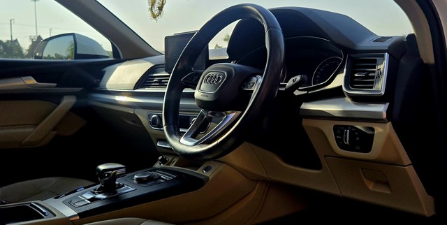 Second-hand 2019 Audi Q5 45 TFSI Premium Plus for sale in New Delhi-9