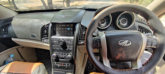 Second-hand 2015 Mahindra XUV500 W10 2WD for sale in Dewas-4