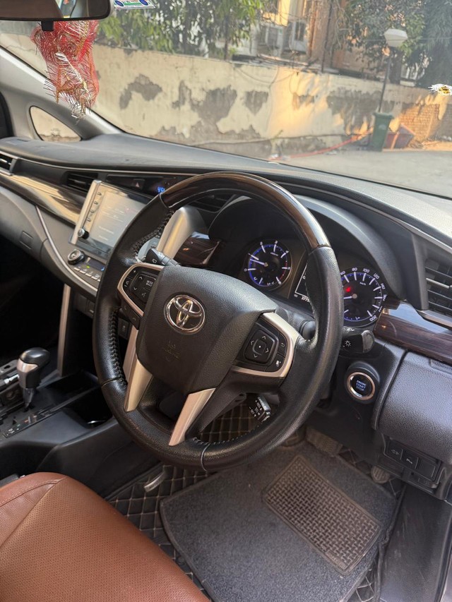 Second-hand 2022 Toyota Innova Crysta 2.4 ZX 7 STR AT for sale in New Delhi-14