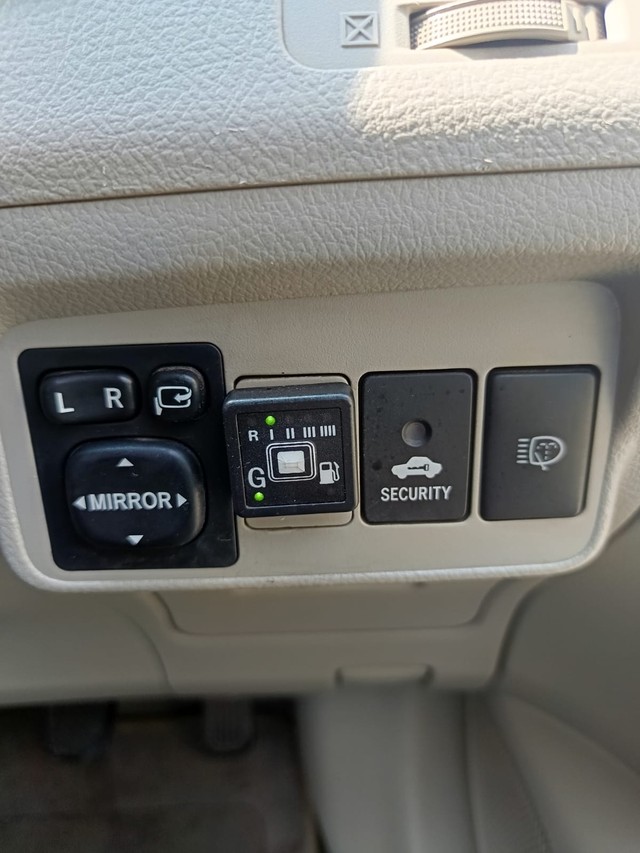 Toyota Corolla Altis G Second-hand 2010 Toyota Corolla Altis G for sale in Pune-5