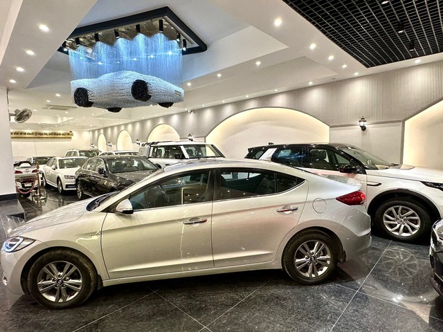 Second-hand 2018 Hyundai Elantra 2.0 SX Option AT for sale in New Delhi-2
