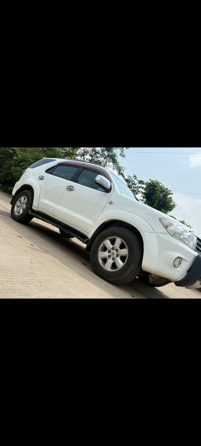 Toyota Fortuner 3.0 Diesel Second-hand 2011 Toyota Fortuner 3.0 Diesel for sale in Bhopal-5