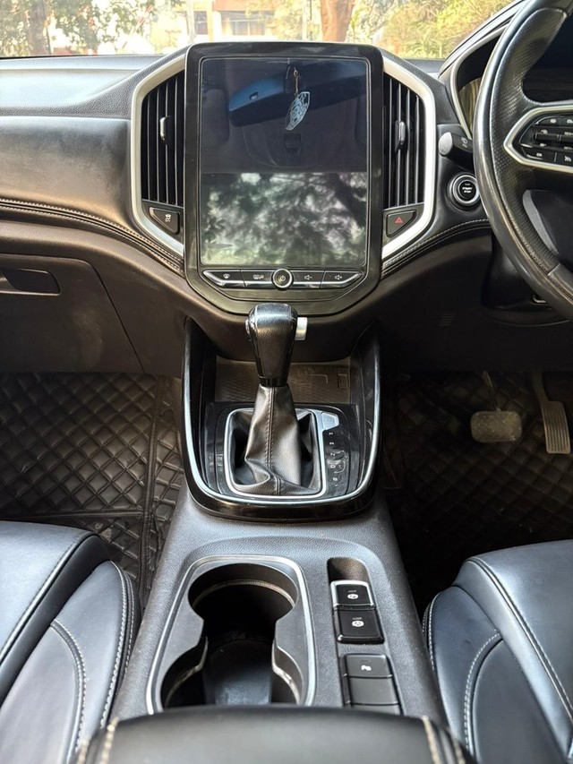 Second-hand 2022 MG Hector Plus Sharp CVT for sale in New Delhi-8