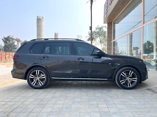 Second-hand 2023 BMW X7 xDrive 40i M Sport for sale in Bangalore-1
