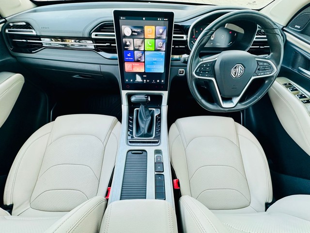 Second-hand 2023 MG Hector Sharp CVT for sale in Bangalore-11