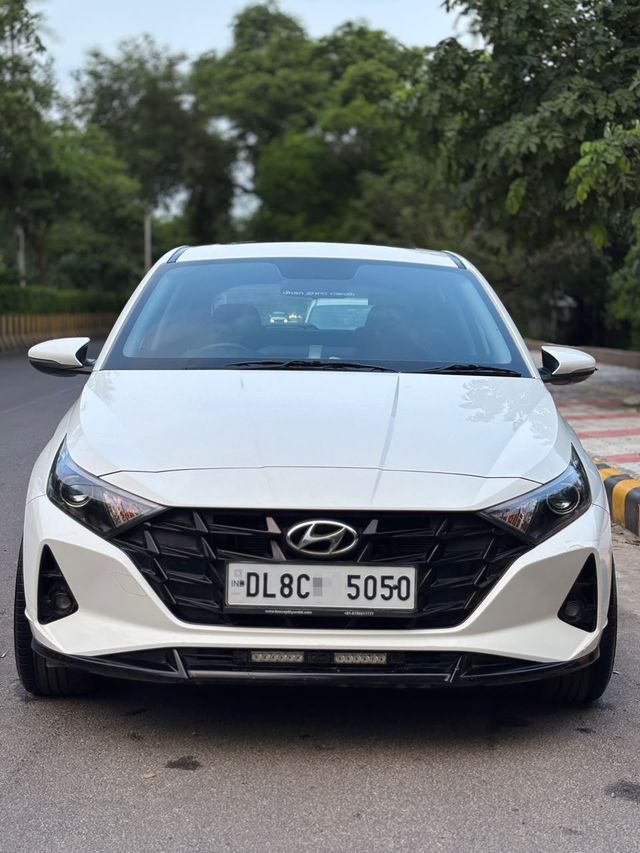 Hyundai i20 Asta Second-hand 2023 Hyundai i20 Asta for sale in New Delhi