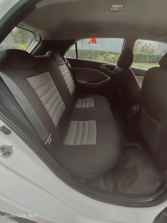 Second-hand 2015 Hyundai i20 Sportz Option 1.2 for sale in Indore-11