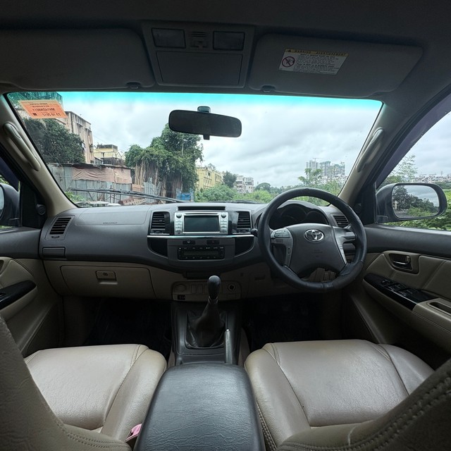 Toyota Fortuner 4x2 Manual Second-hand 2012 Toyota Fortuner 4x2 Manual for sale in Pune-7