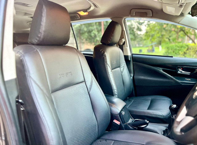 Second-hand 2017 Toyota Innova Crysta 2.4 VX MT 8S BSIV for sale in Thane-8