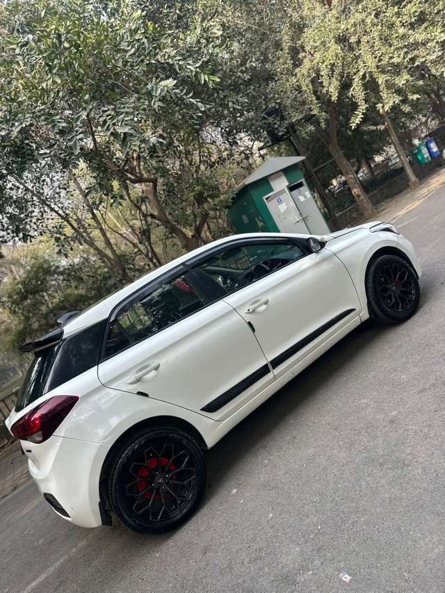 Second-hand 2018 Hyundai i20 1.2 Asta for sale in New Delhi-4