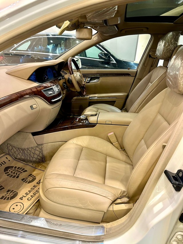 Second-hand 2012 Mercedes-Benz S-Class S 300 for sale in New Delhi-2