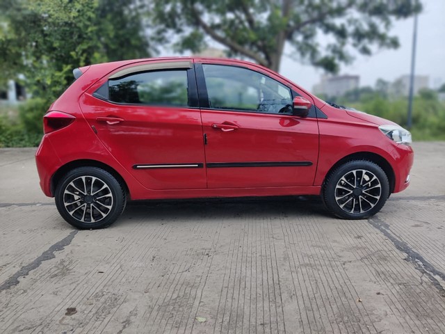 Second-hand 2016 Tata Tiago 1.2 Revotron XZ for sale in Bhopal-1