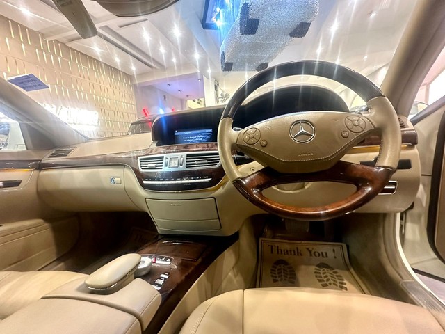 Second-hand 2012 Mercedes-Benz S-Class S 300 for sale in New Delhi-19