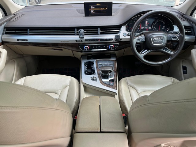 Second-hand 2016 Audi Q7 45 TDI Quattro Premium Plus for sale in Bangalore-7