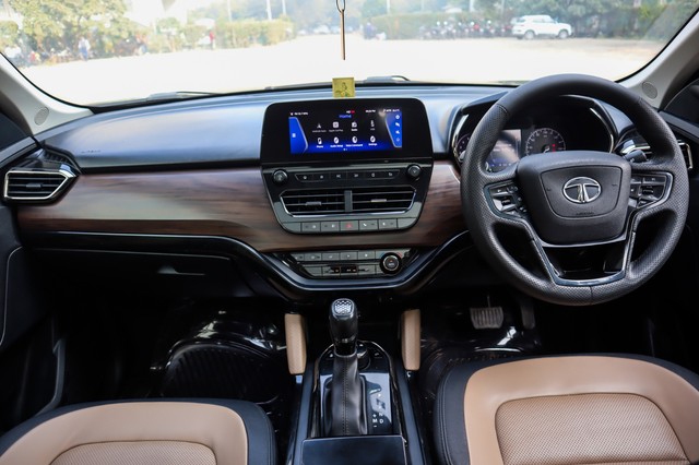 Second-hand 2022 Tata Harrier XZA Plus AT BSVI for sale in New Delhi-10