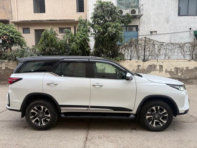 Second-hand 2024 Toyota Fortuner Legender 4x4 AT for sale in New Delhi-1