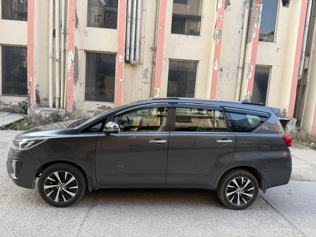 Second-hand 2022 Toyota Innova Crysta 2.4 ZX 7 STR AT for sale in New Delhi-2