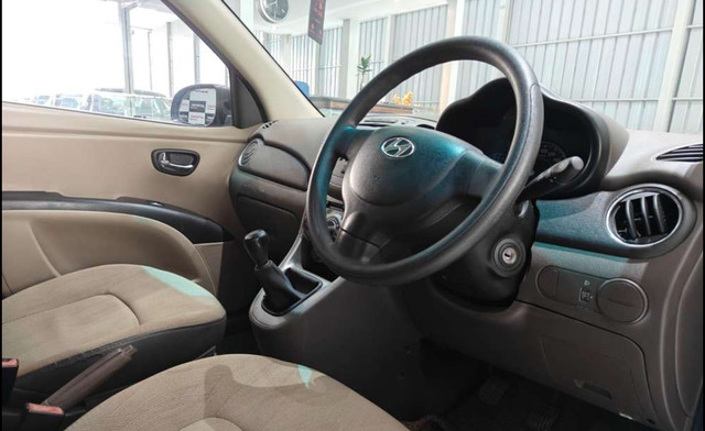 Second-hand 2011 Hyundai i10 Sportz for sale in Bangalore-8