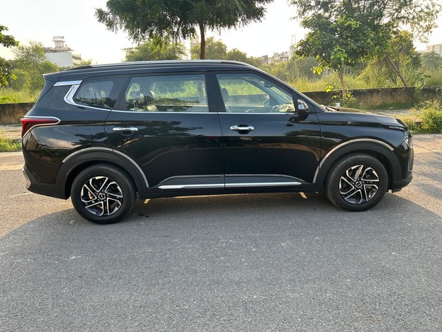 Second-hand 2024 Kia Carens Luxury Plus Diesel for sale in New Delhi-1