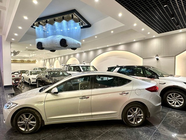 Second-hand 2018 Hyundai Elantra 2.0 SX Option AT for sale in New Delhi-15