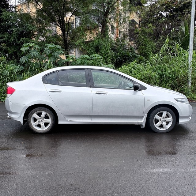 Second-hand 2011 Honda City V MT for sale in Pune-1