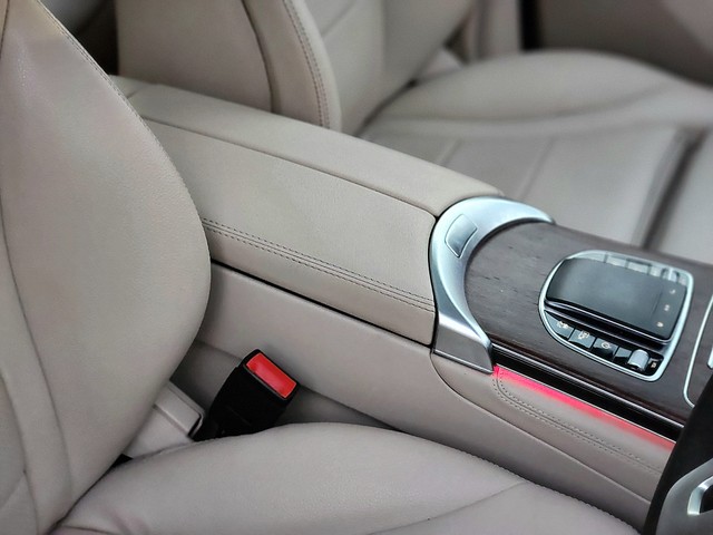 Second-hand 2020 Mercedes-Benz GLC 200 for sale in New Delhi-18