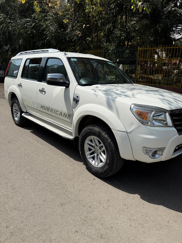 Second-hand 2012 Ford Endeavour 2.5L 4X2 for sale in New Delhi-6