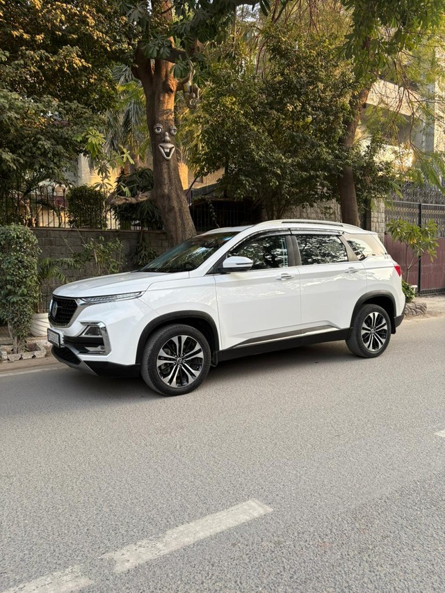 Second-hand 2022 MG Hector Plus Sharp CVT for sale in New Delhi-10