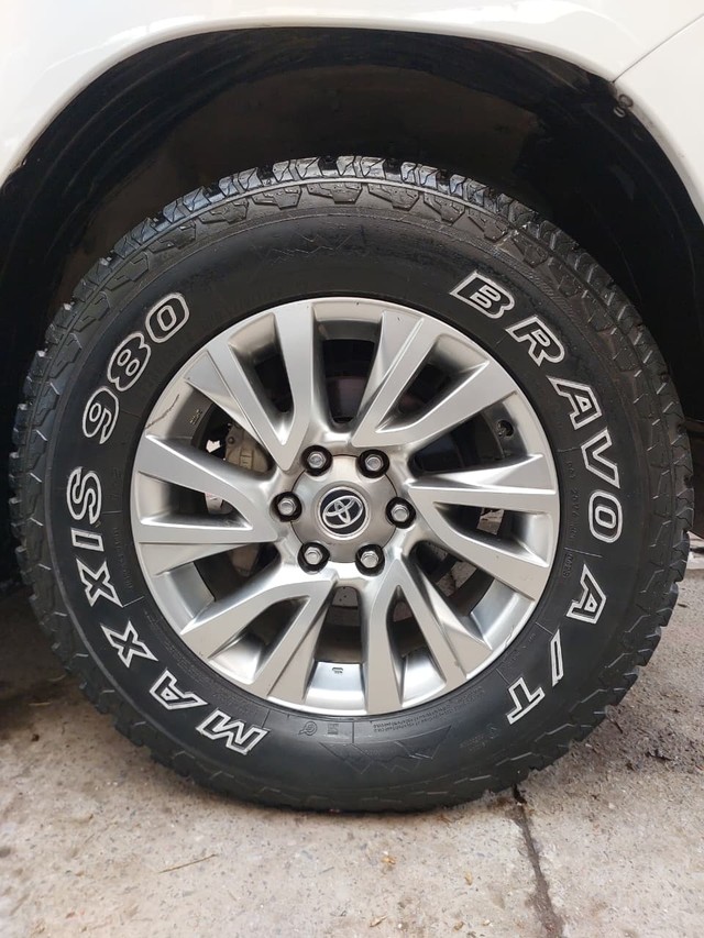 Toyota Hilux High AT Second-hand 2023 Toyota Hilux High AT for sale in New Delhi-5