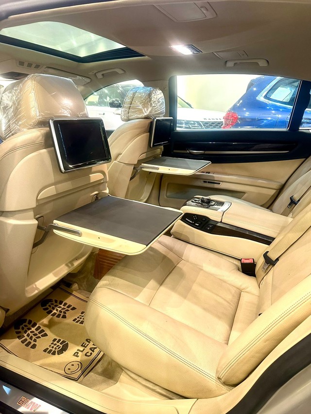 Second-hand 2014 BMW 7 Series Signature 730Ld for sale in New Delhi-6