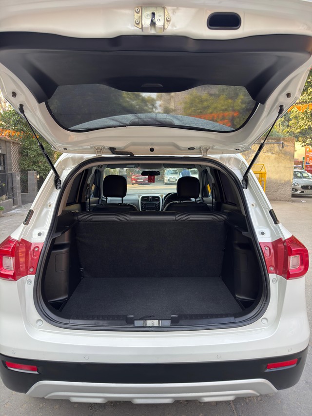 Second-hand 2021 Maruti Vitara Brezza LXI for sale in New Delhi-14