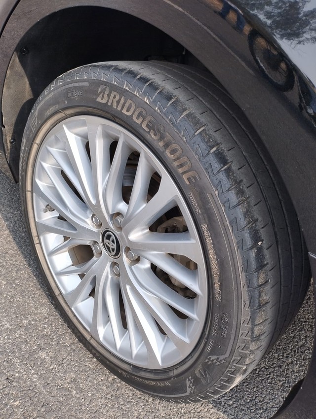 Second-hand 2021 Toyota Camry Hybrid 2.5 for sale in New Delhi-7