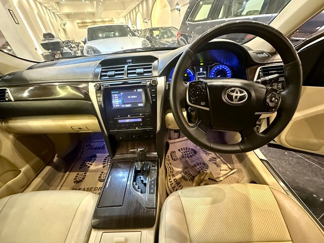 Toyota Camry Hybrid Second-hand 2016 Toyota Camry Hybrid for sale in New Delhi-16