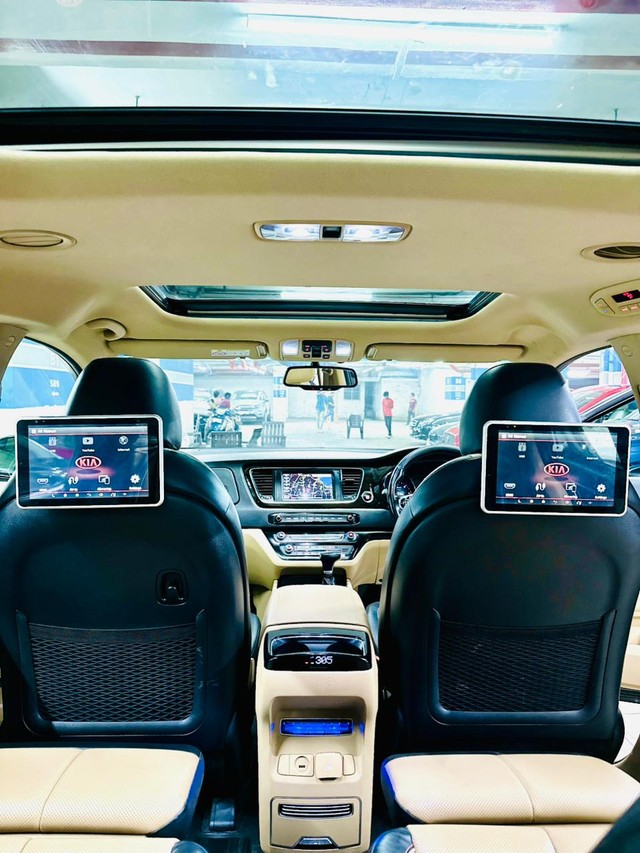 Second-hand 2020 Kia Carnival Limousine for sale in Mumbai-9