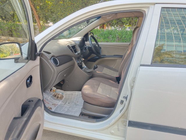 Second-hand 2011 Hyundai i10 Era for sale in Faridabad-17